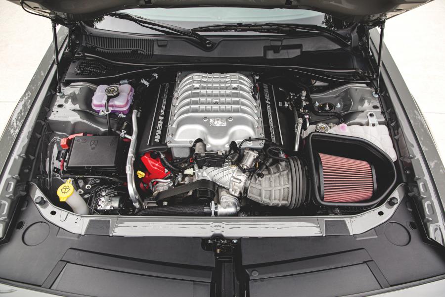 Моторный отсек Dodge Challenger SRT Demon (0109) 2018 года  (фото 7 из 13)